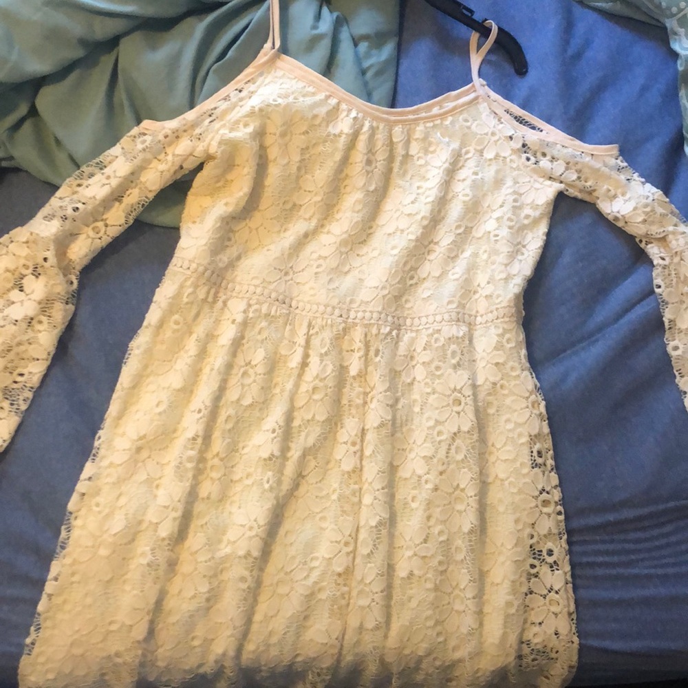 White/cream lace dress